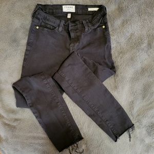 FRAME Dark Wash Skinny Jeans! Size 26